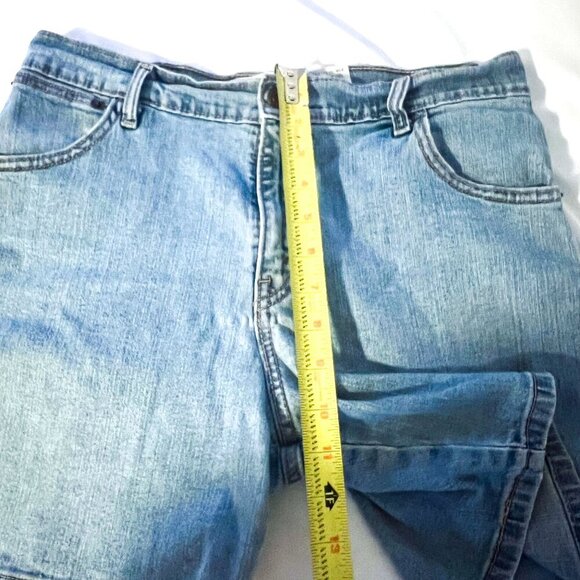 Levis Women Size 10 Shorts Y2K Light Wash Denim Jean 550 Relaxed Fit Cotton - Picture 8 of 8